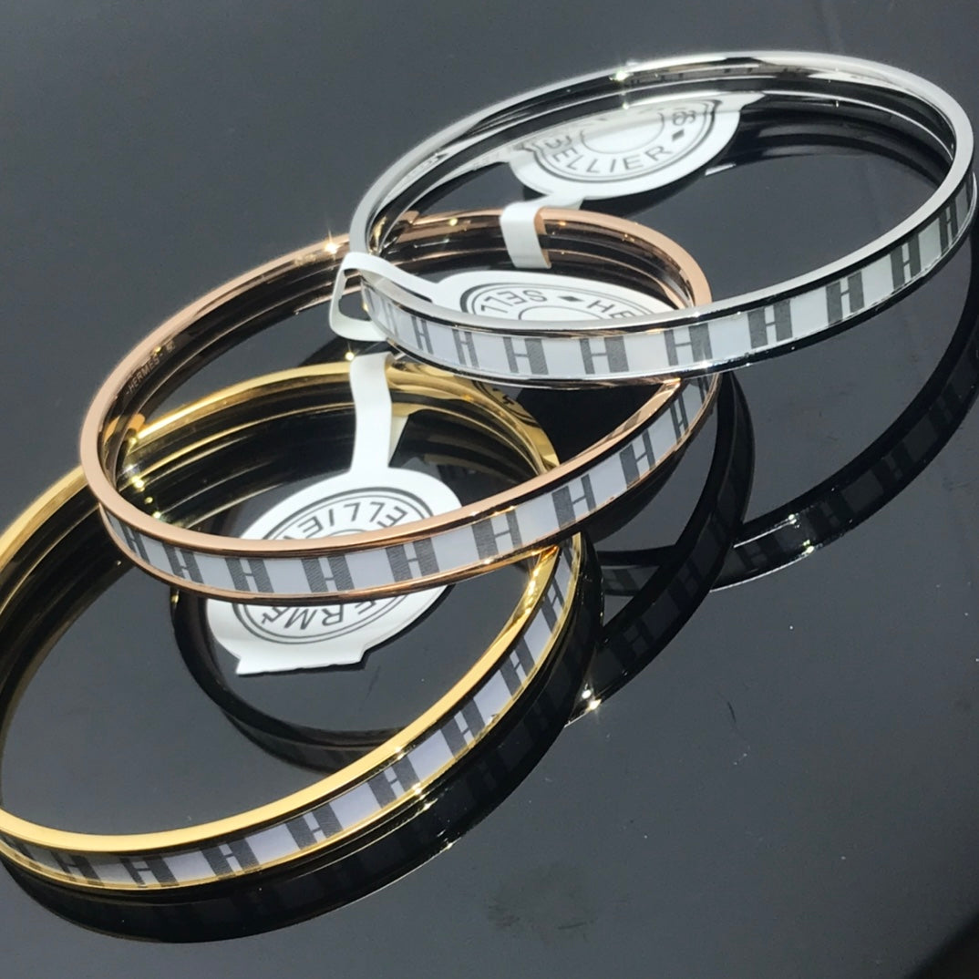 H Enamel Bangle White Gray Bracelet