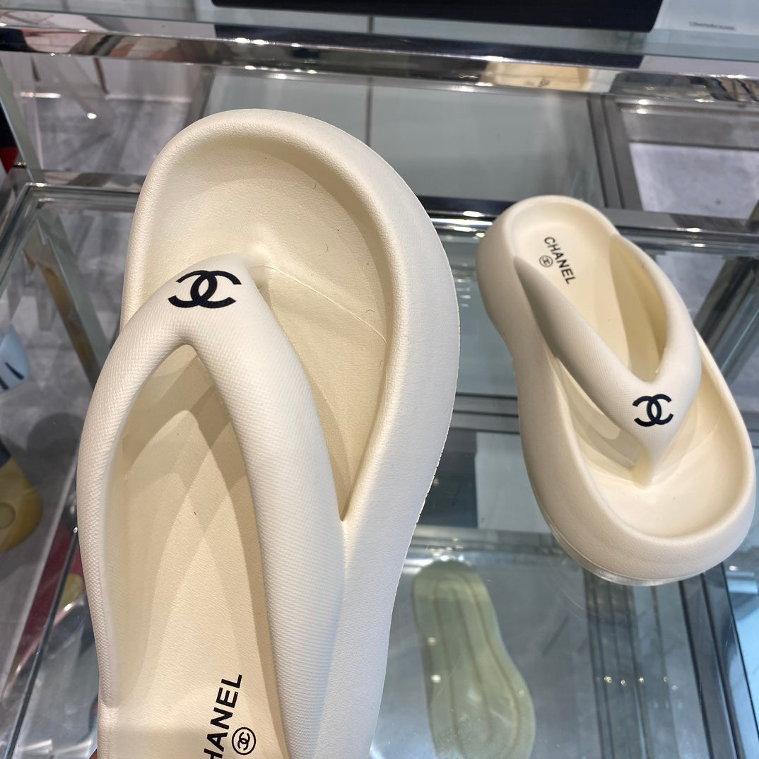 CC  Flipflops Cream Foam 204125