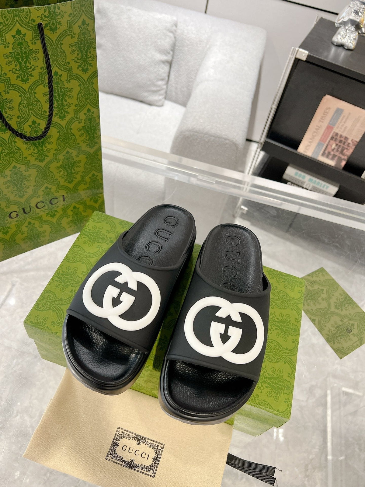 GC 25 Interlocking G 50mm Slide Sandal White Black Cowhide 292399