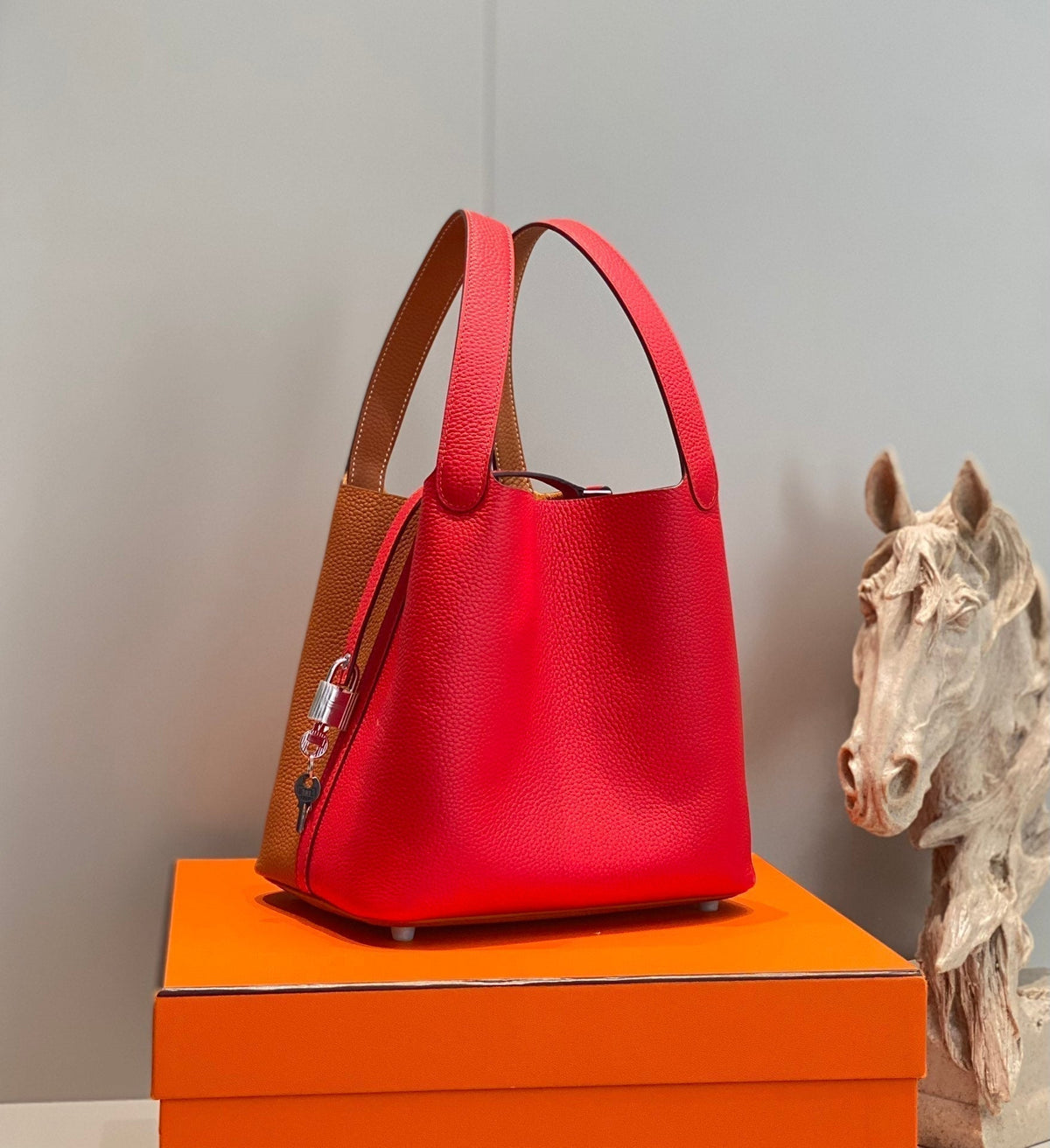 HM PICOTIN LOCK 22 ORANGE AND RED TOGO LEATHER