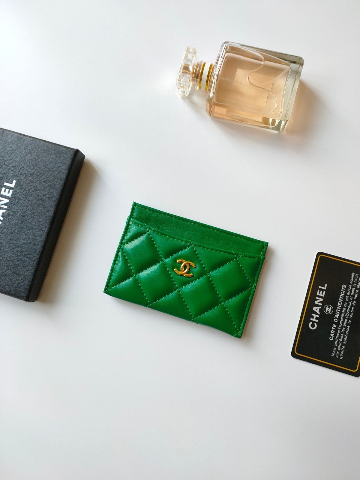 CC CARD HOLDER 11.2 GREEN CALFSKIN GOLD ICON