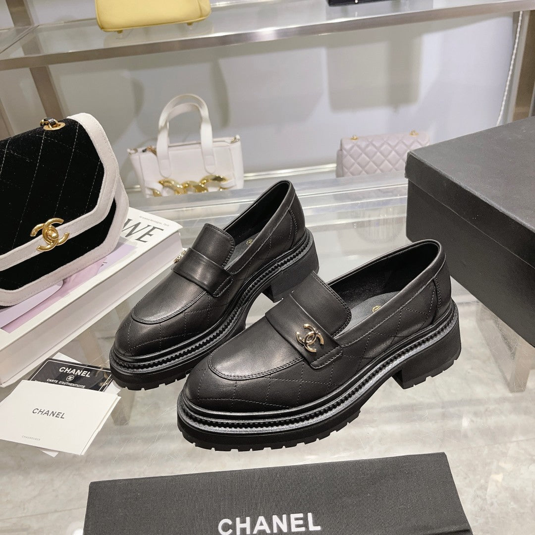 CC Moccasins 45mm Black Lambskin