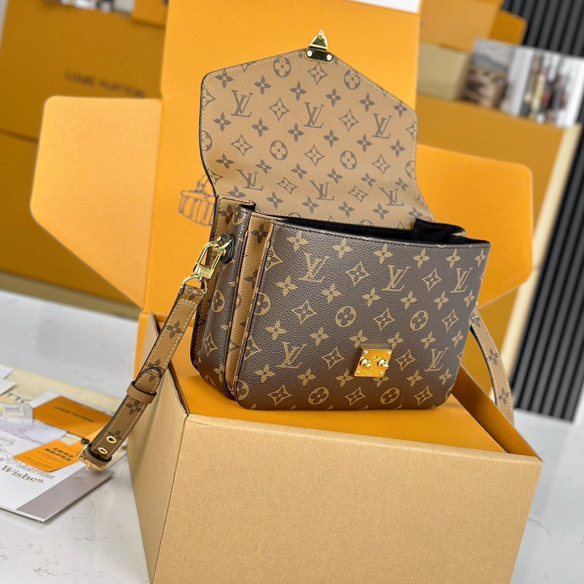 LV Pochette Metis Brown mix Ginger Brown Monogram Reverse Canvas 204264