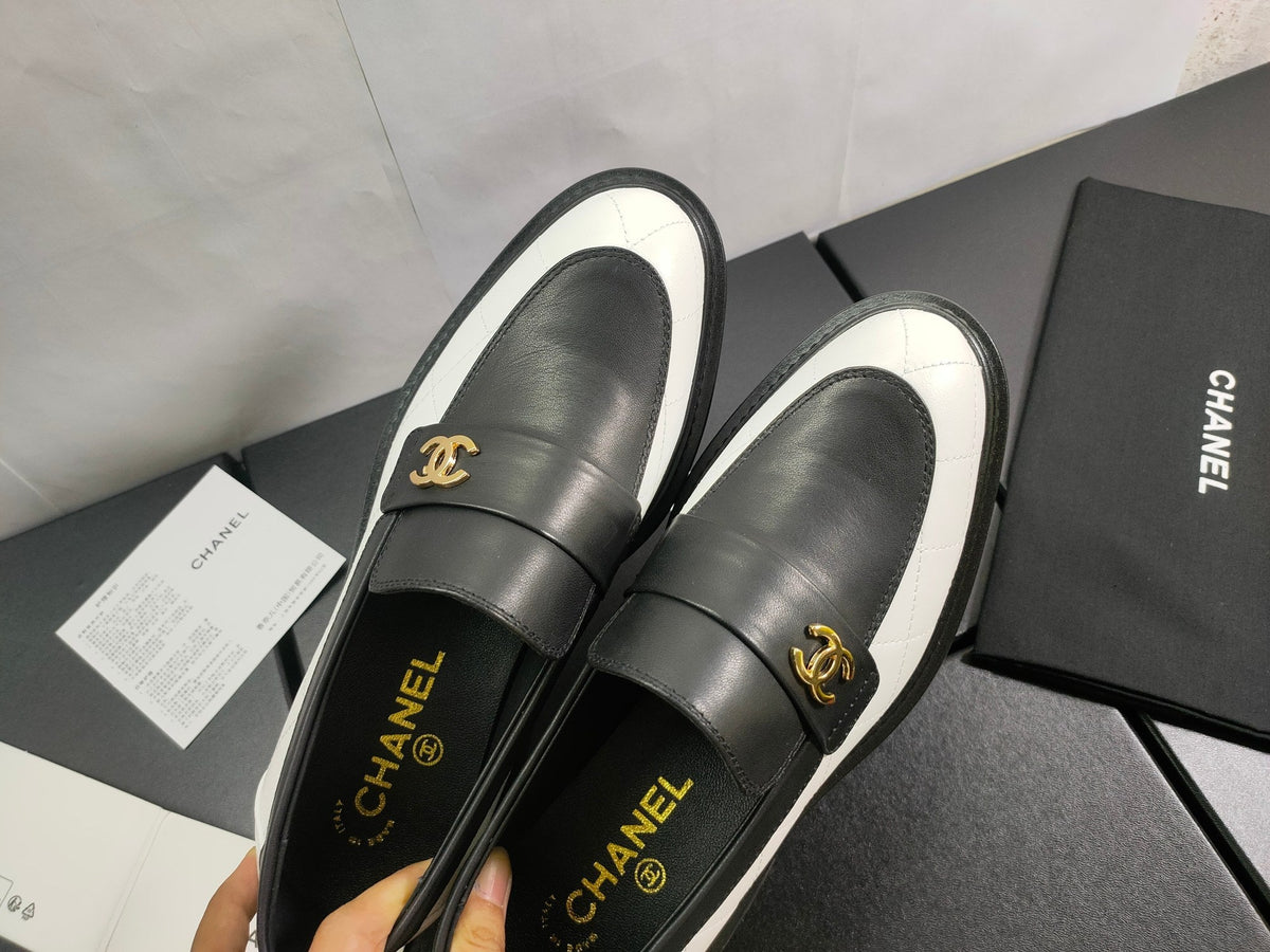 CC Moccasins 45mm White Mix Black Lambskin