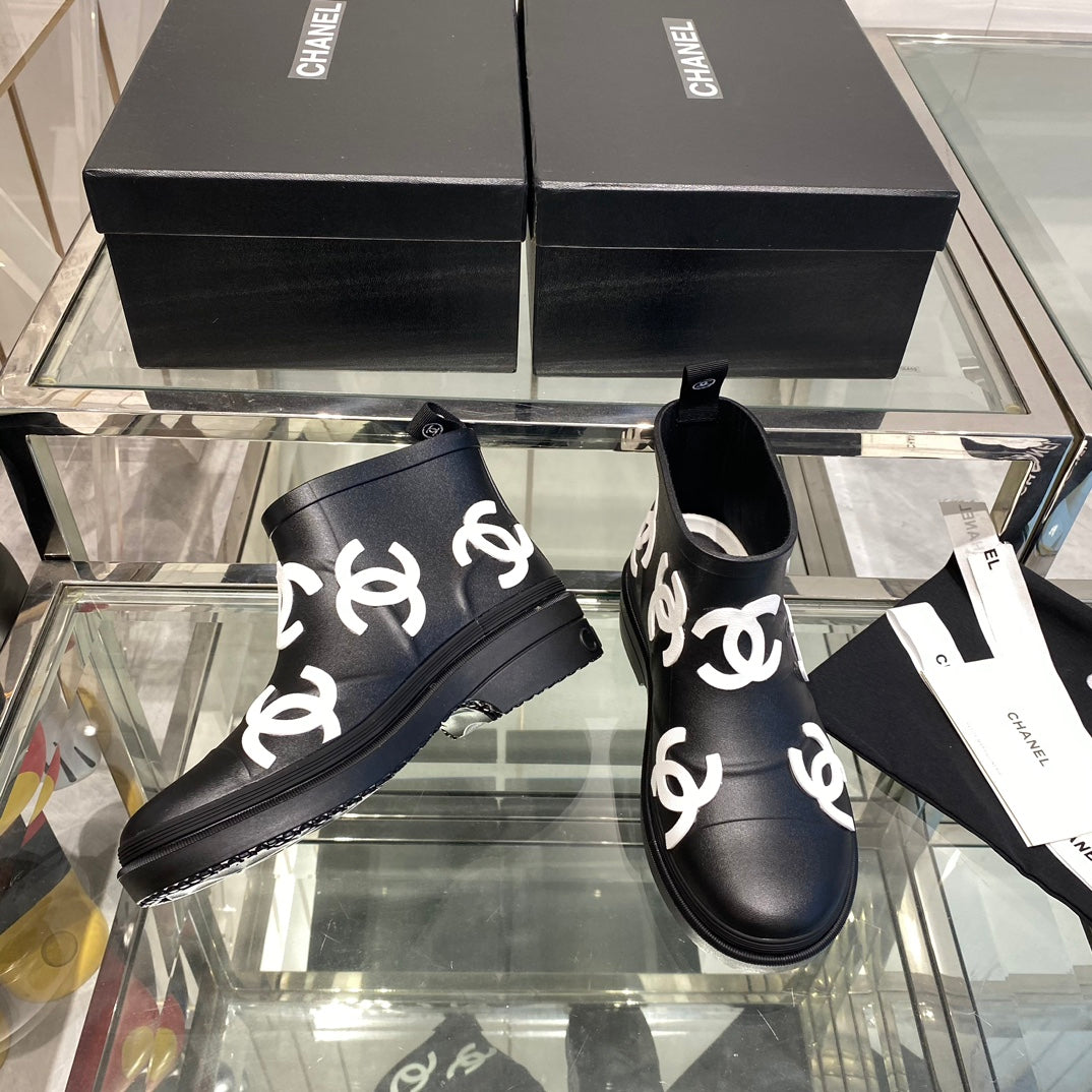 CC Rainboots Black with Embossed Logo Rubber 204070