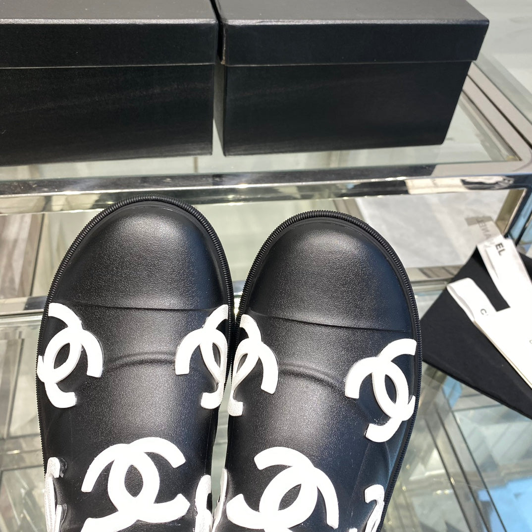 CC Rainboots Black with Embossed Logo Rubber 204070