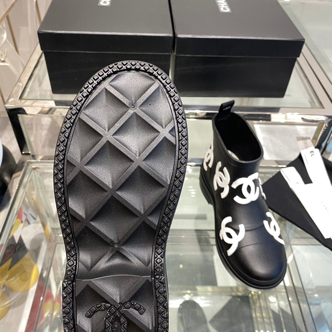 CC Rainboots Black with Embossed Logo Rubber 204070