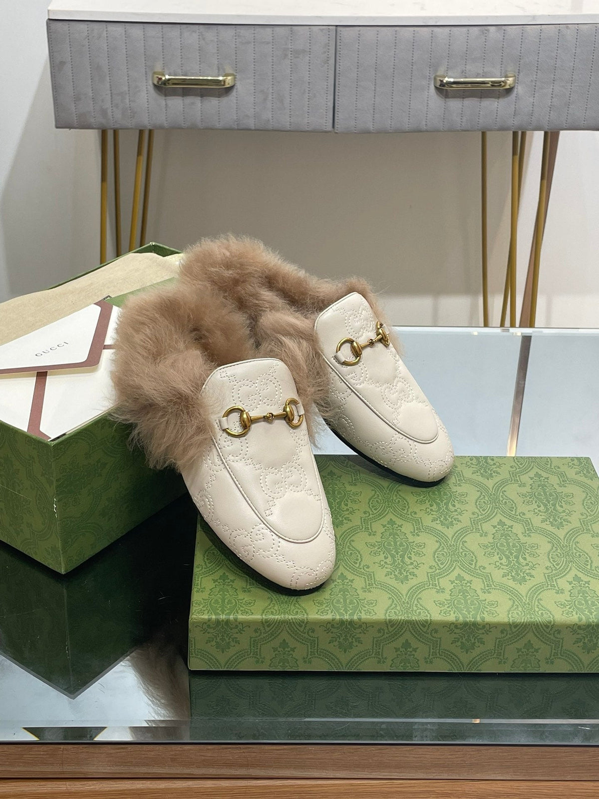 HORSEBIT MULE IN WHITE EMBOSSED CALFSKIN AND LAMB WOOL LINING