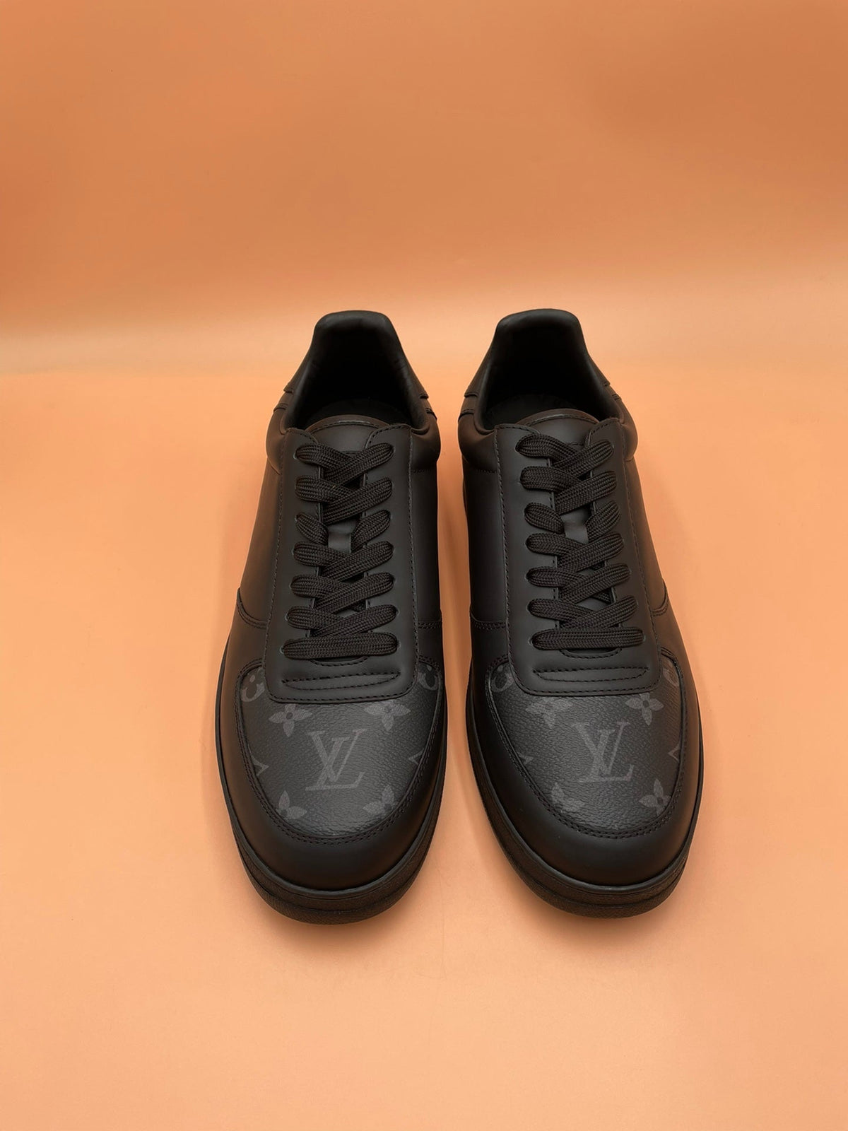 LV RIVOLI SNEAKER BLACK