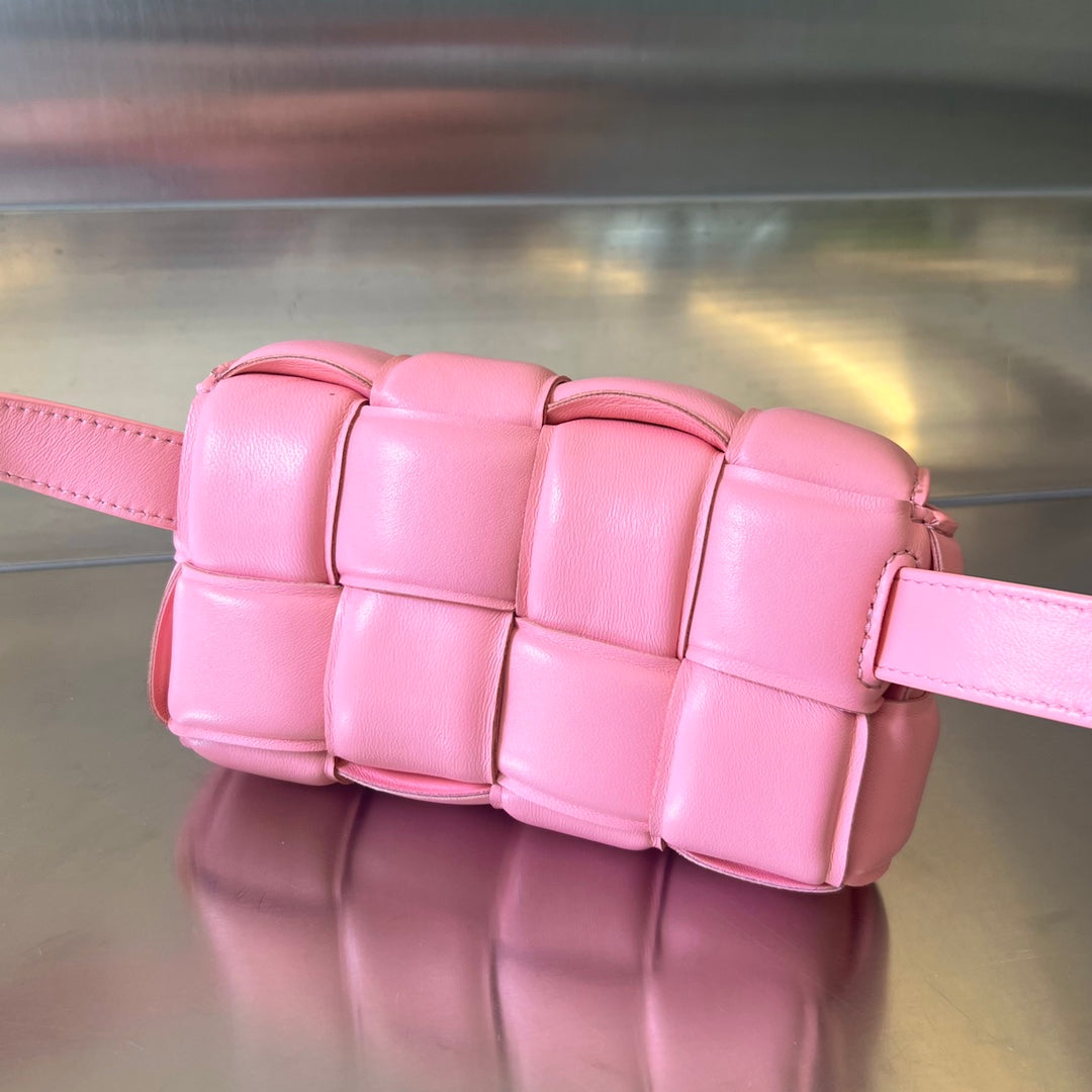 MINI CASSETTE 18 IN LIGHT PINK LAMBSKIN