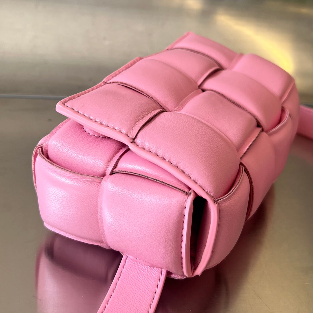 MINI CASSETTE 18 IN LIGHT PINK LAMBSKIN