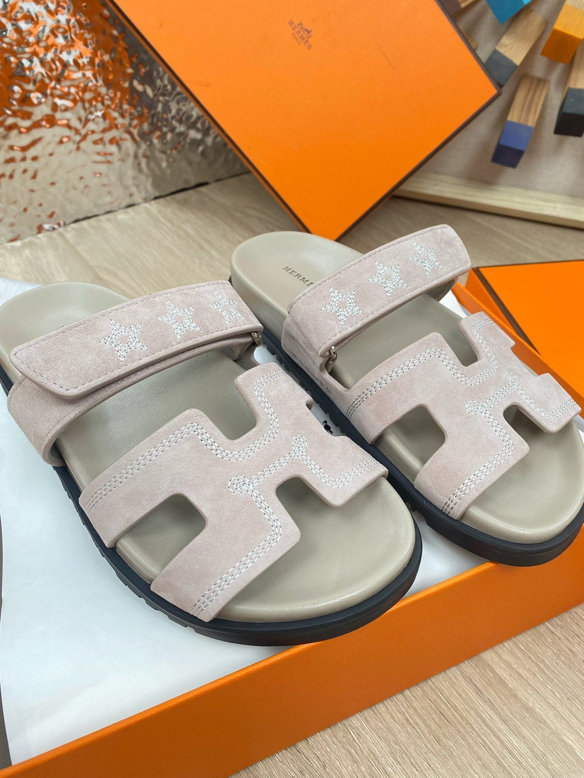 chypre sandal pinkish beige suede calfskin white thread embroidered