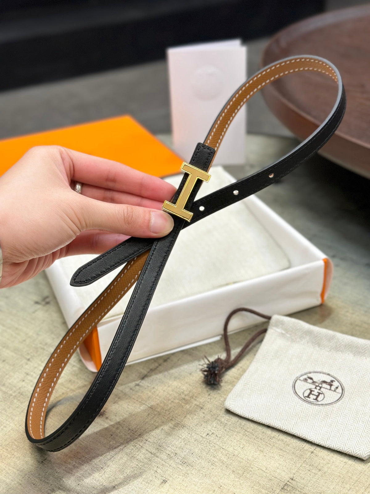 HM FOCUS BUCKLE & REVERSIBLE TAWNY BROWN AND BLACK LEATHER STRAP 13MM GOLD HARDWARE