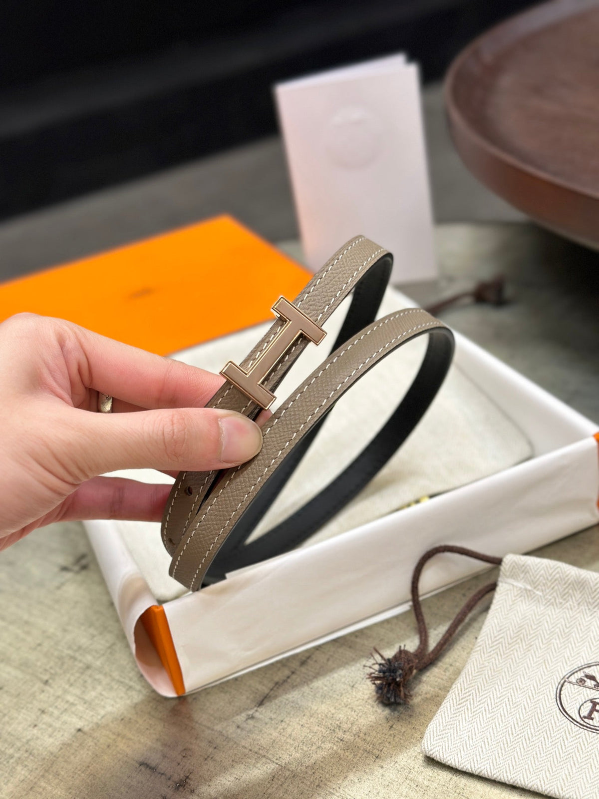 HM FOCUS BUCKLE & REVERSIBLE BLACK AND CAMEL BROWN LEATHER STRAP 13MM COPPER HARDWARE