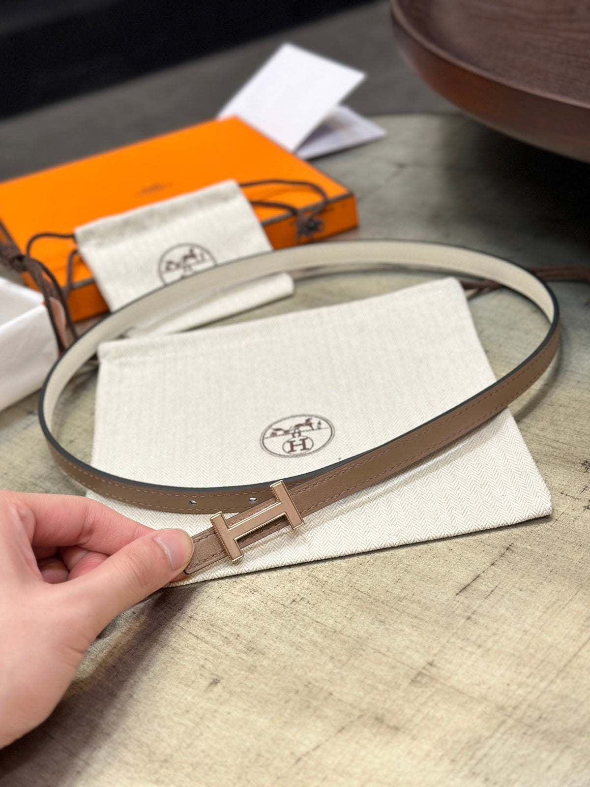 HM FOCUS BUCKLE & REVERSIBLE PEANUT BROWN AND WHITE LEATHER STRAP 13MM COPPER HARDWARE