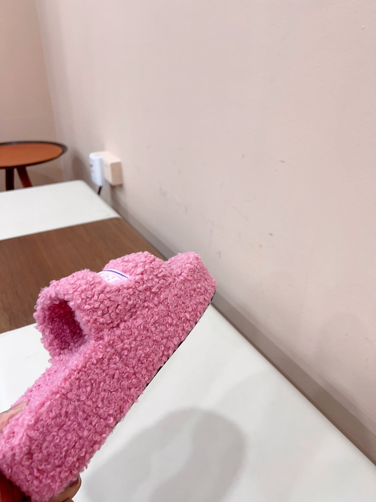 THICK-SOLED SLIPPERS IN PINK WOOL