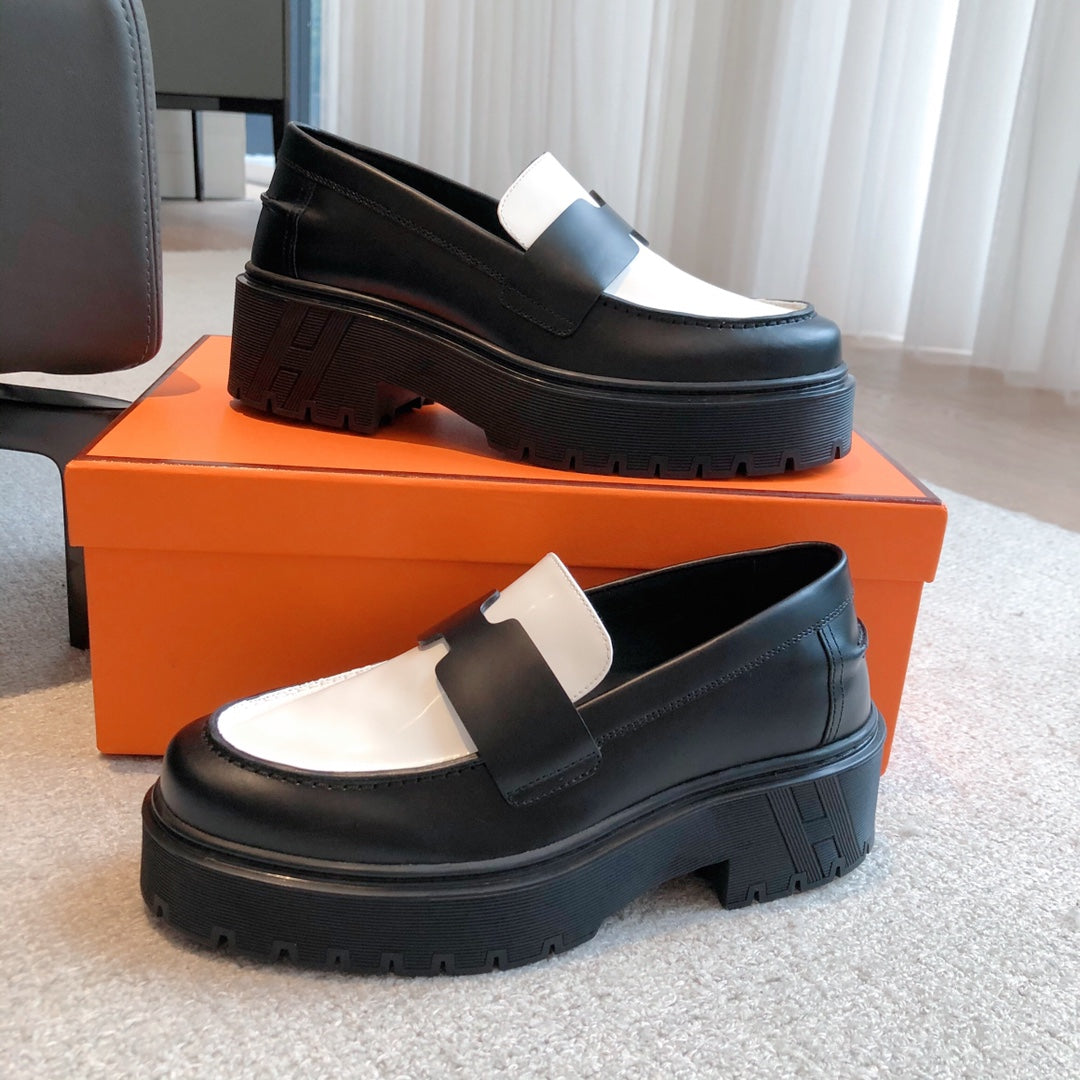 HM HITCH LOAFER BLACK AND WHITE CALFSKIN