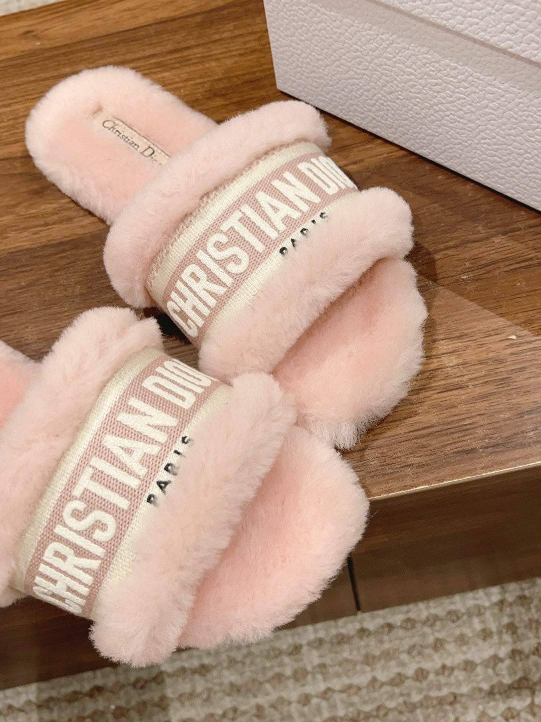 CD Dway Slide Pastel Pink Fleece Lining And Canvas Fabric