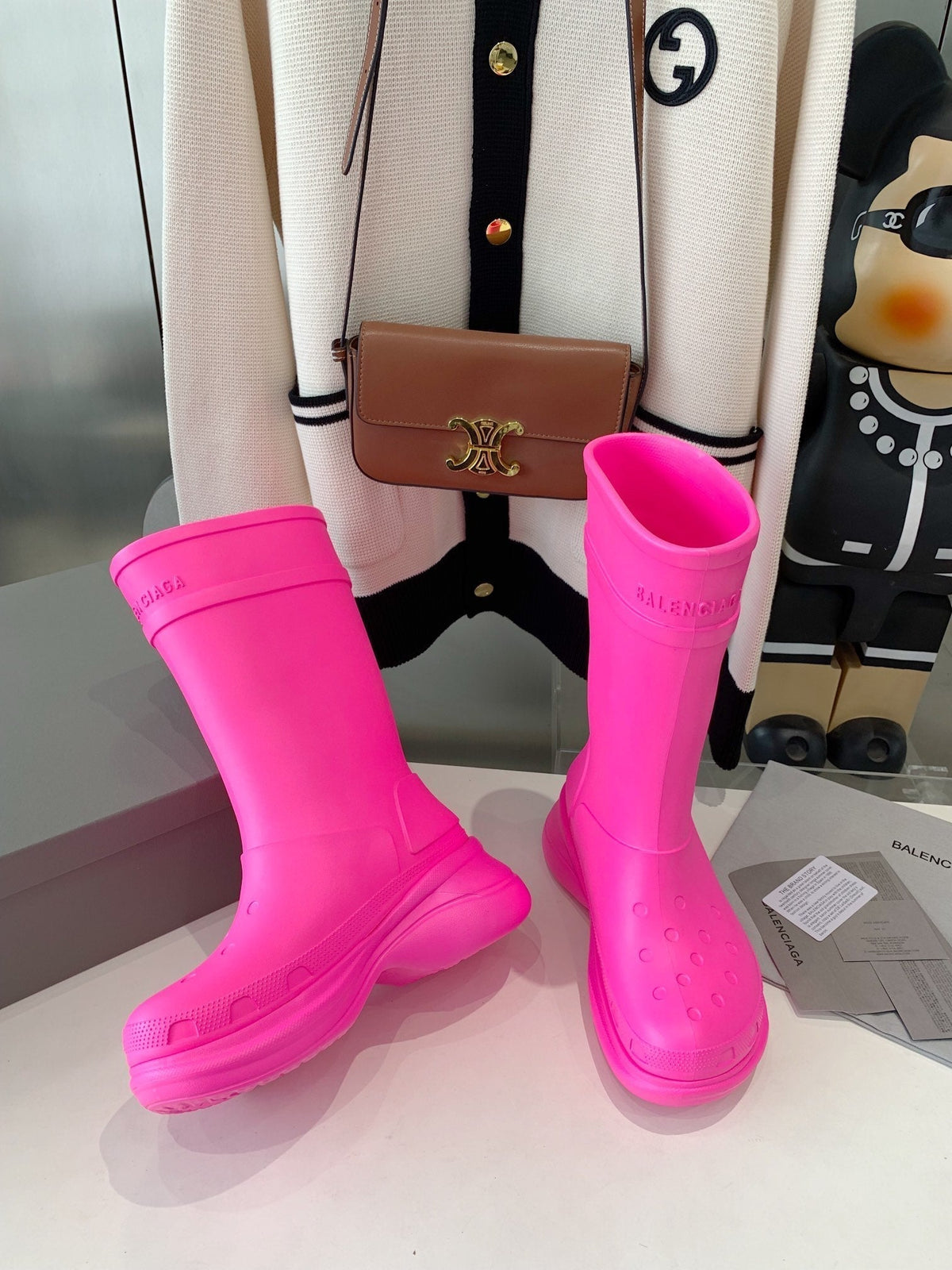 CROCS BOOTS IN BRIGHT PINK RUBBER