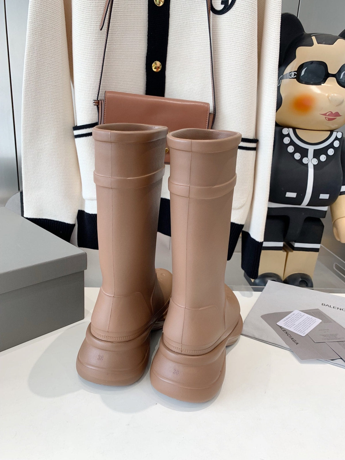 CROCS BOOTS IN BROWN RUBBER