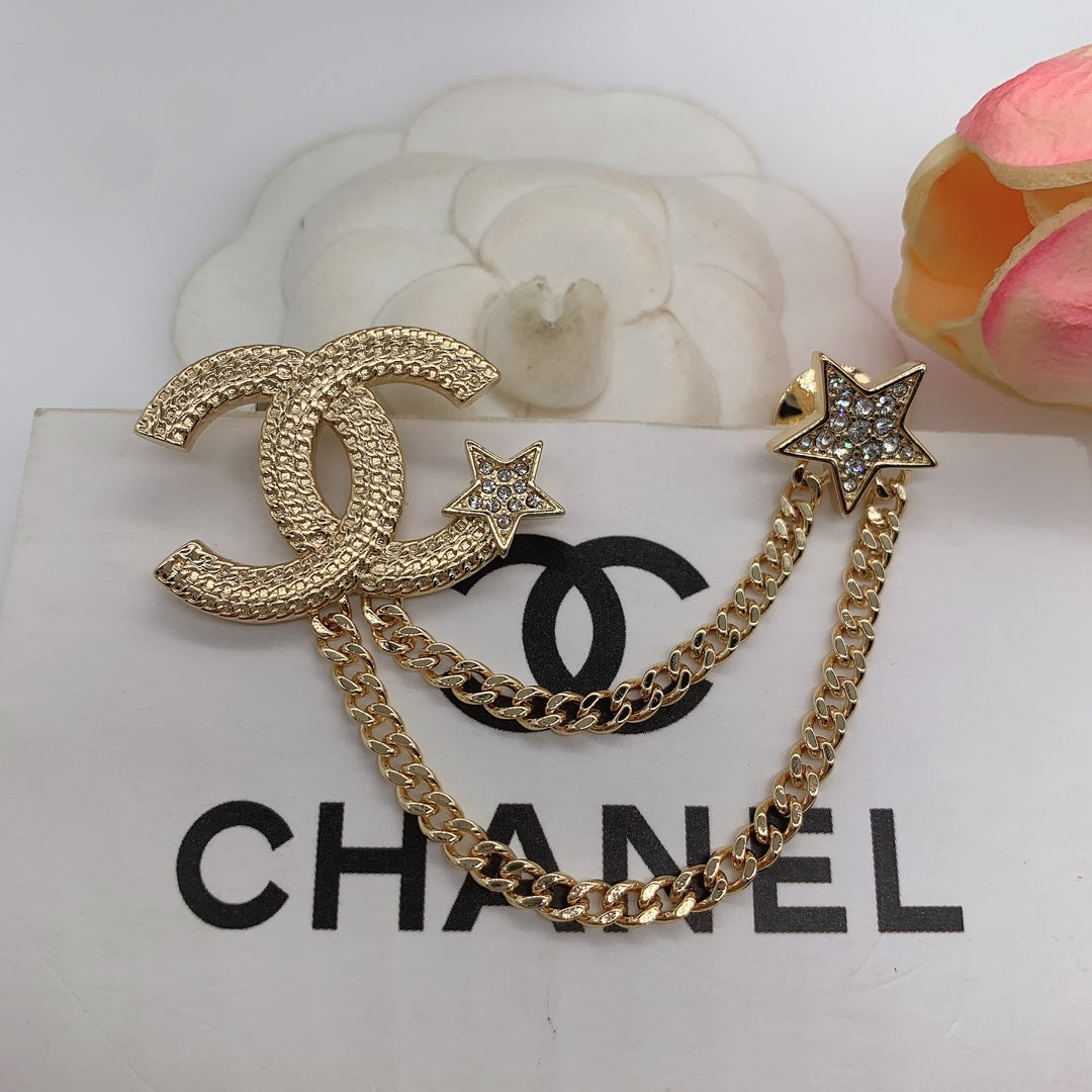 CC Brooch Gold 182874