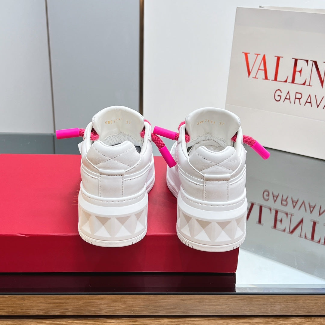 VT 2025 Garavani Sneakers White Pink Cowhide 546989