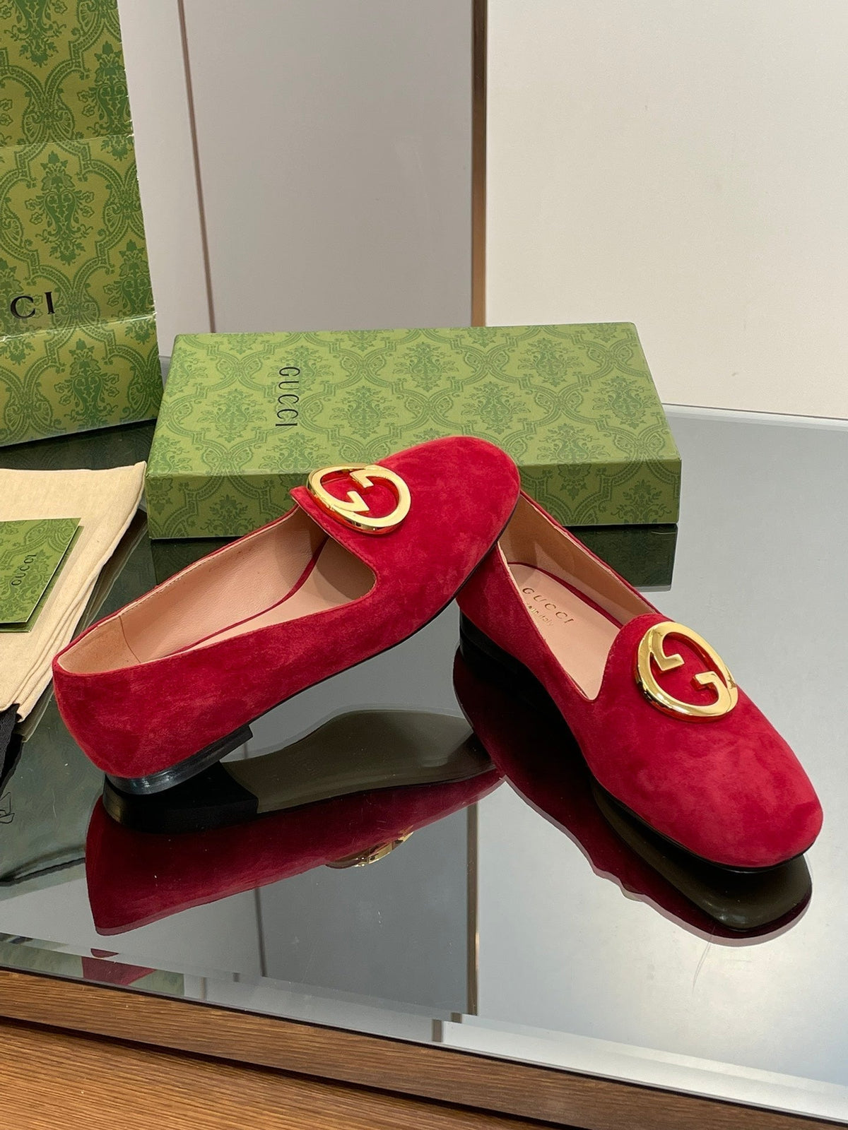 BLONDIE LOGO-PLAQUE LOAFERS IN CRIMSON RED SUEDE