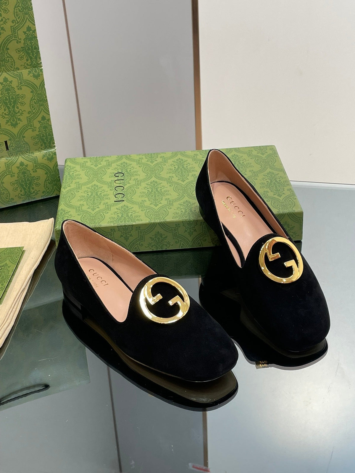 BLONDIE LOGO-PLAQUE LOAFERS IN BLACK SUEDE