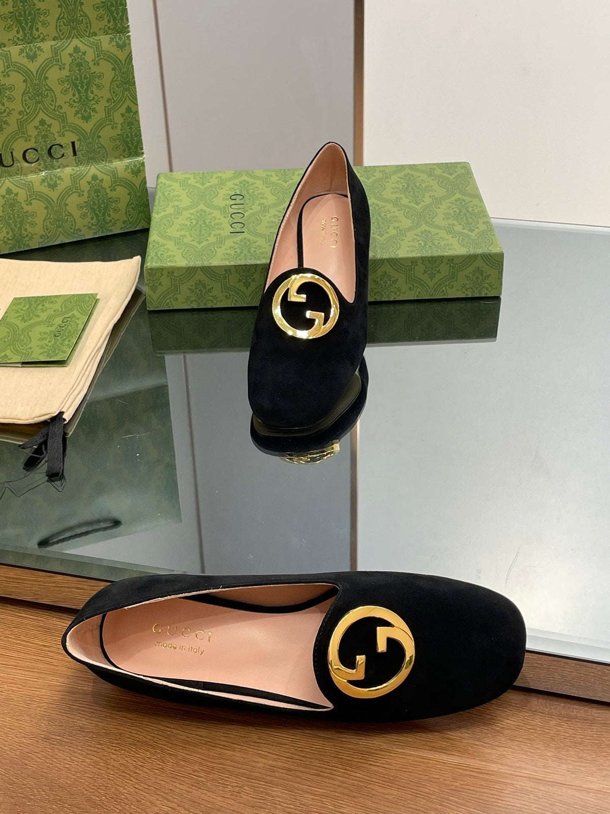 BLONDIE LOGO-PLAQUE LOAFERS IN BLACK SUEDE