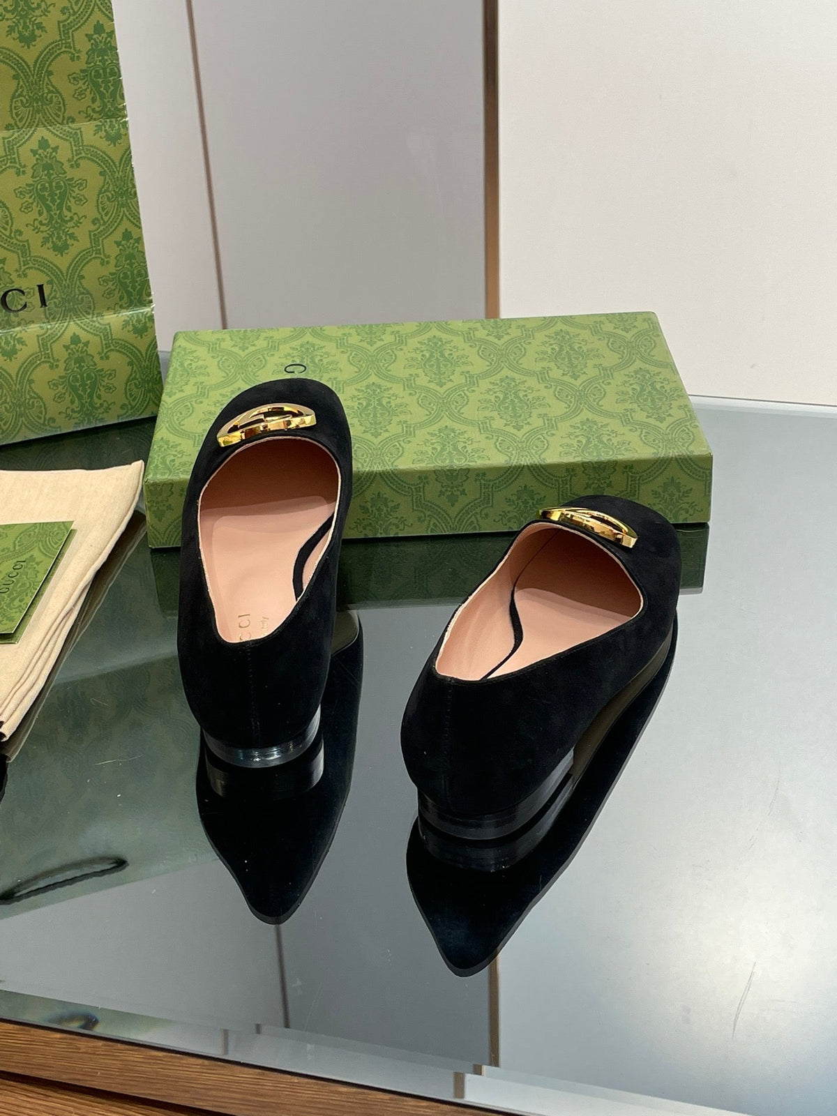 BLONDIE LOGO-PLAQUE LOAFERS IN BLACK SUEDE