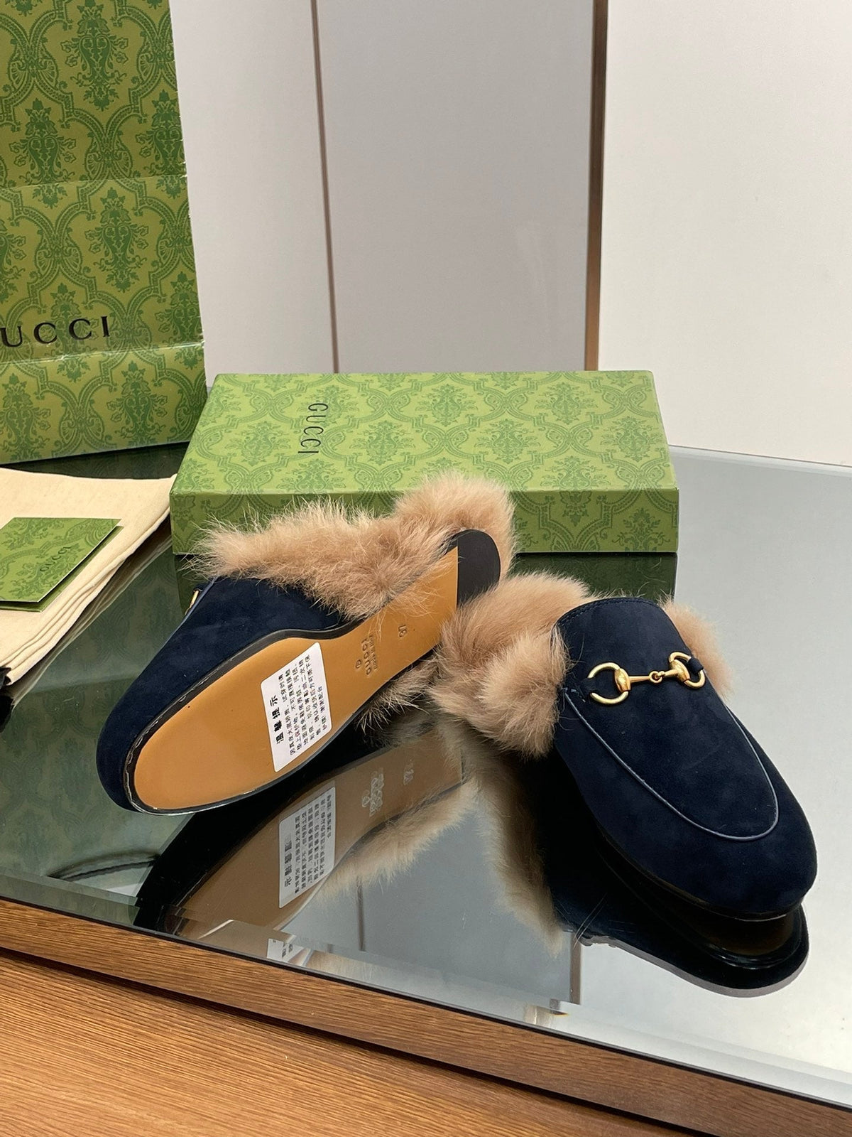 HORSEBIT MULE IN NAVY BLUE SUEDE AND LAMB WOOL LINING