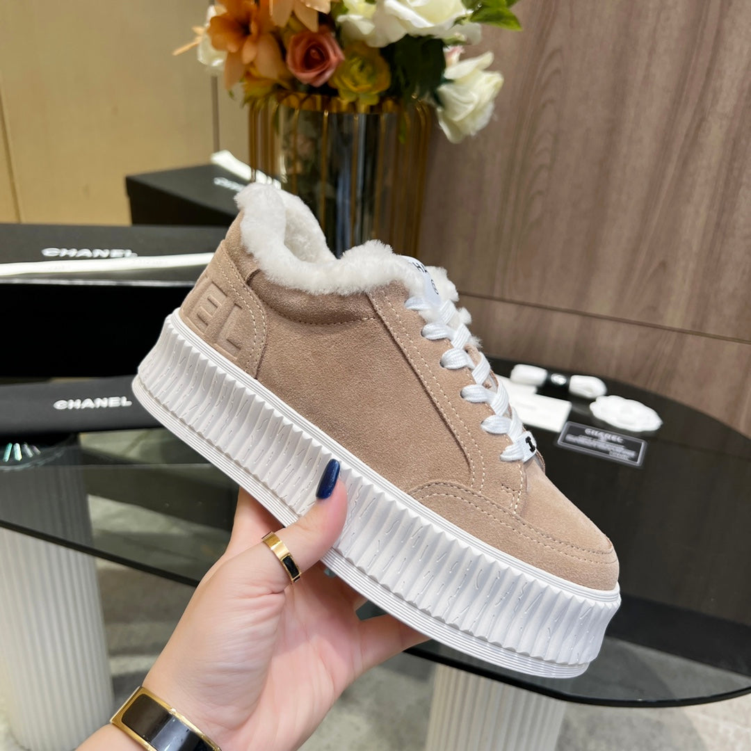 CC Sneaker Light Brown Suede With Fleece Lining  944566
