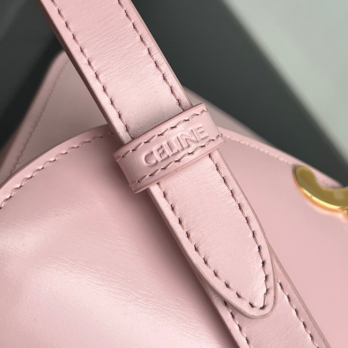 TRIOMPHE SHINY CALFSKIN HANDBAG 18 PINK PASTEL