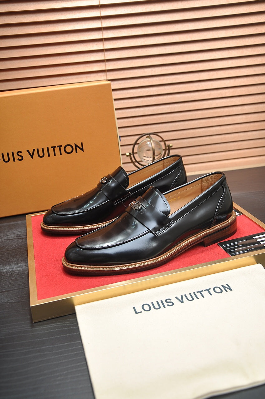 LV FLEX LOAFER IN GLOSSY BLACK CALFSKIN