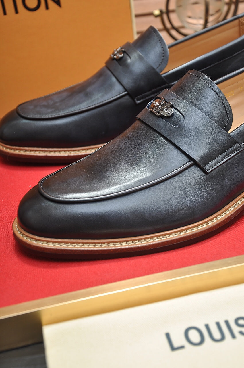 LV FLEX LOAFER IN BLACK CALFSKIN