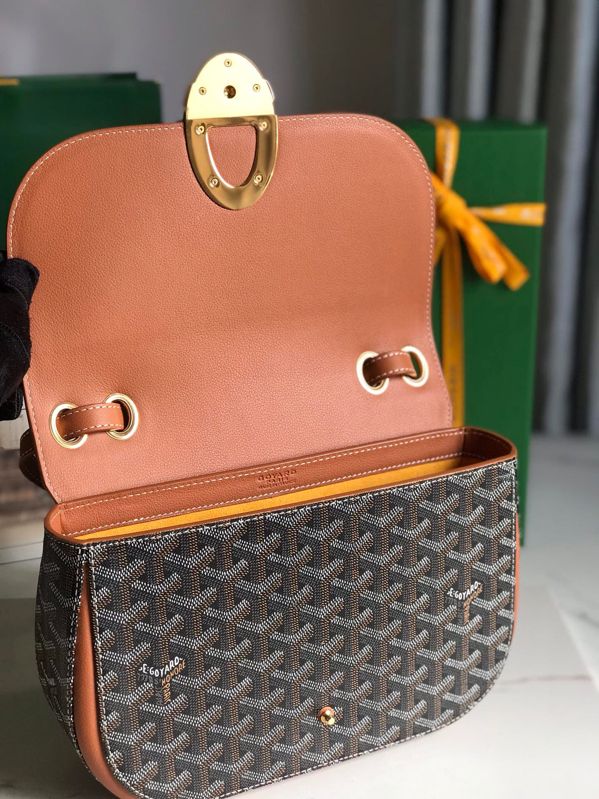 233 BAG 25 IN TAN CALFSKIN AND BLACK GOYARDINE CANVAS