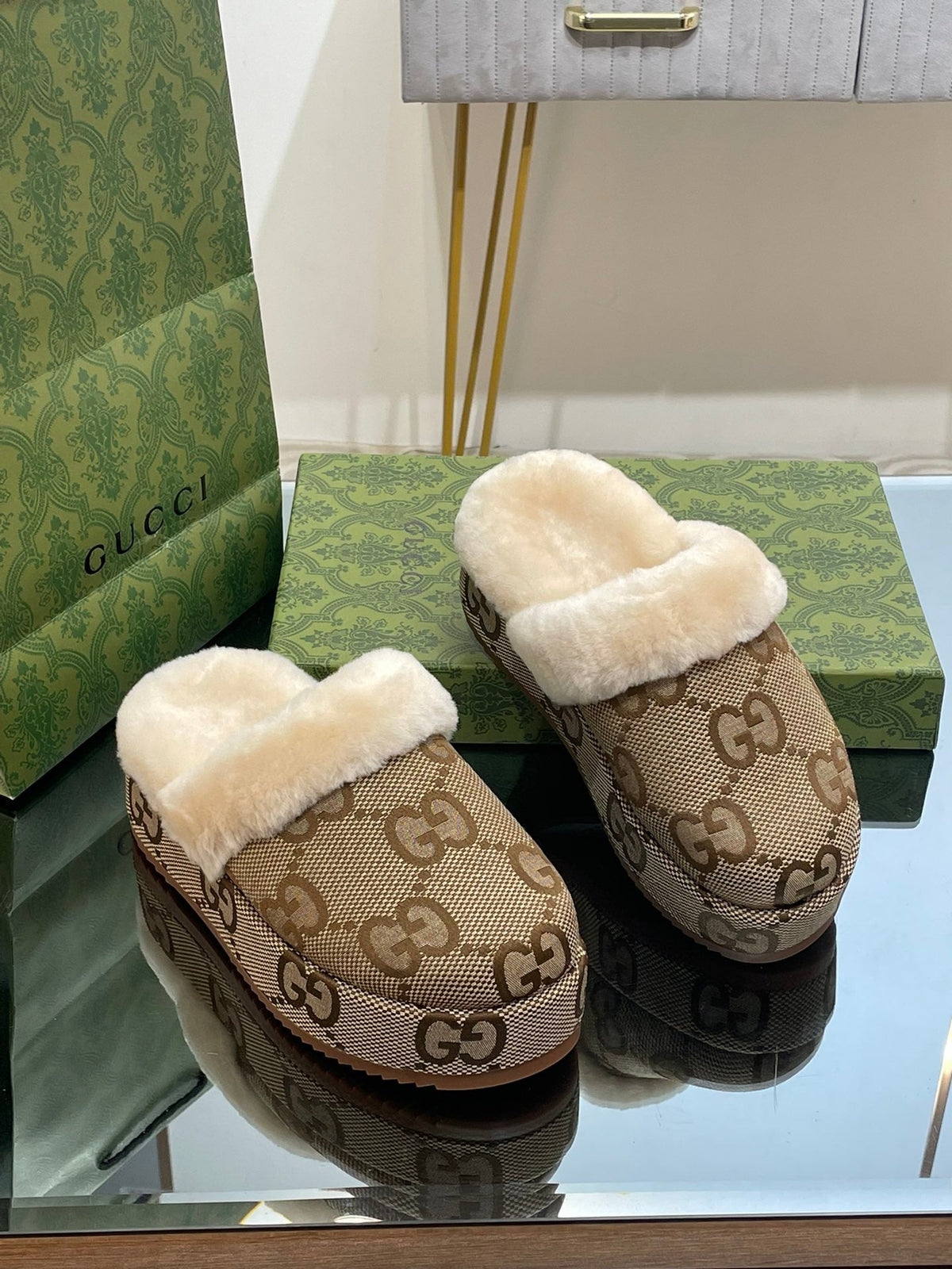 GG MOLLY MULE IN CAMEL BROWN MONOGRAM JACQUARD FABRIC AND SHEARLING LINING