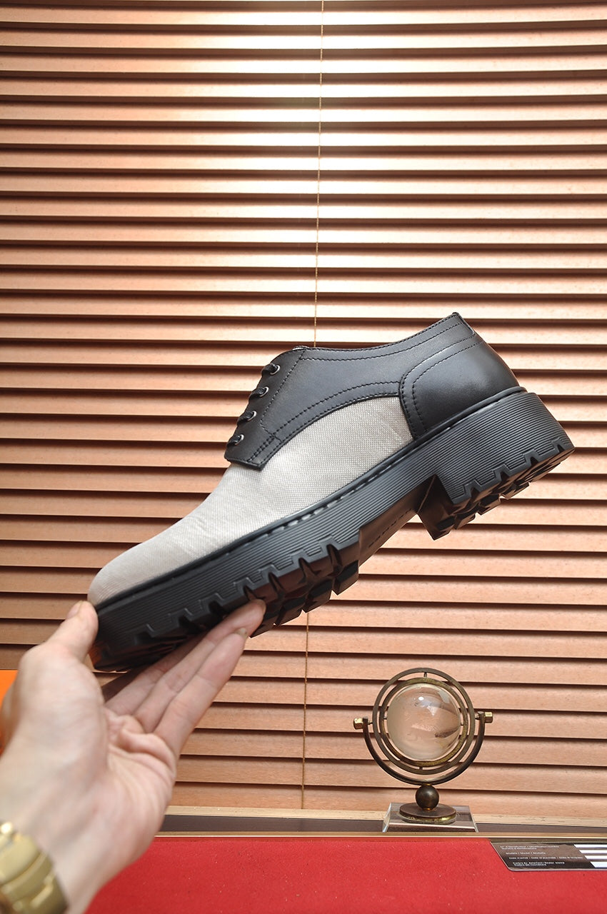HM DANIEL TRAMPING SHOE BLACK AND CREAM BREATHABLE FABRIC
