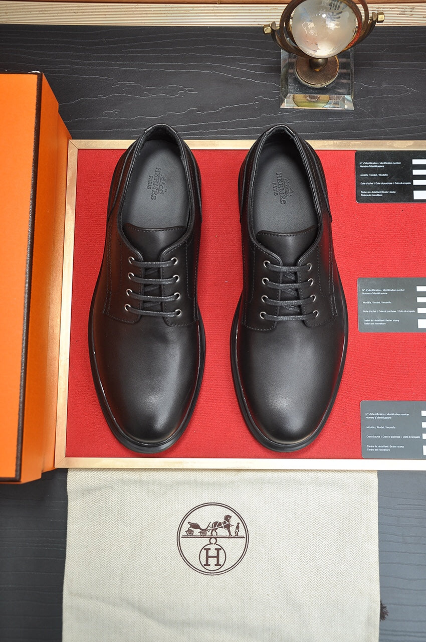 HM DANIEL TRAMPING SHOE BLACK CALFSKIN