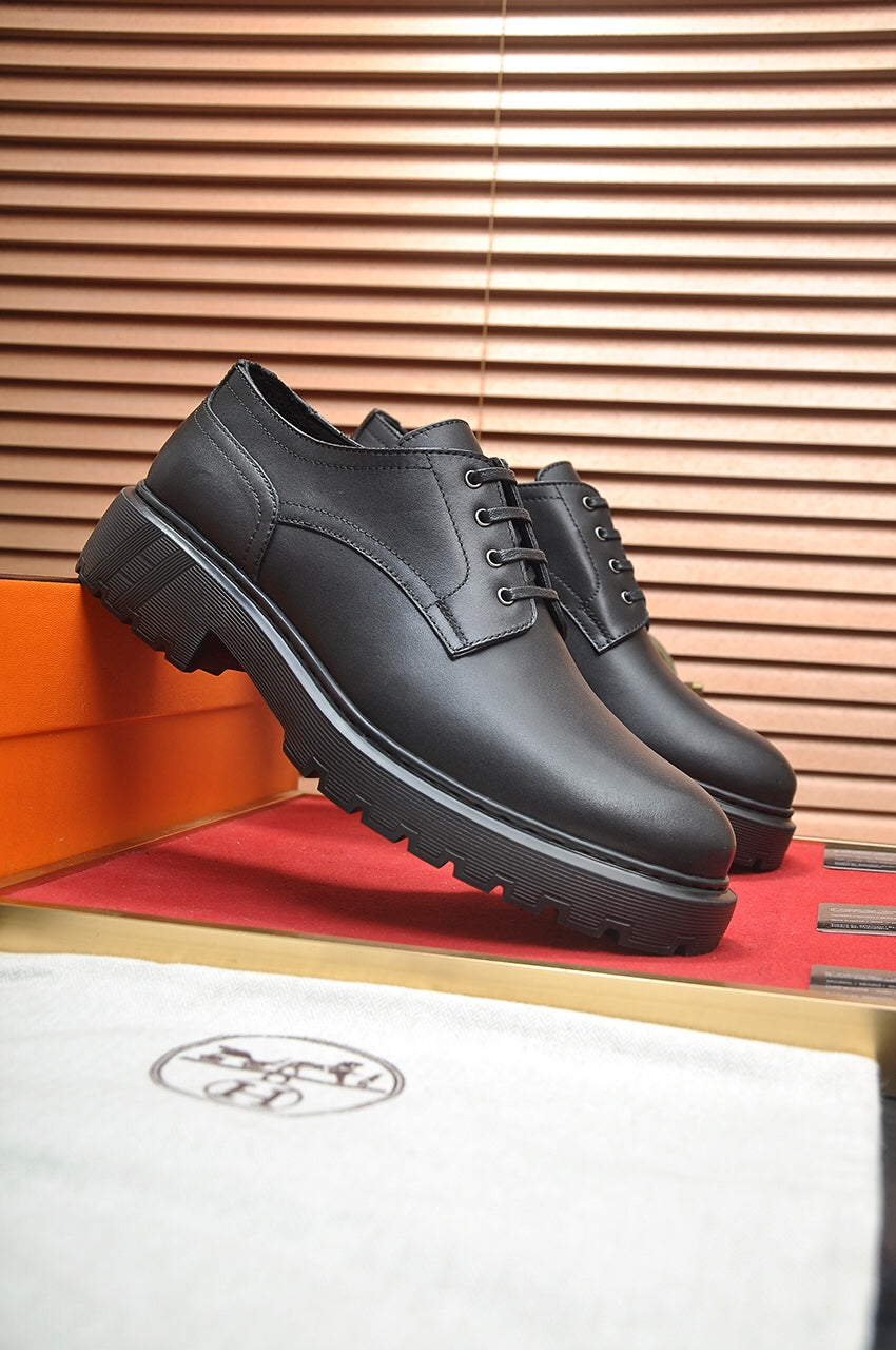 HM DANIEL TRAMPING SHOE BLACK CALFSKIN
