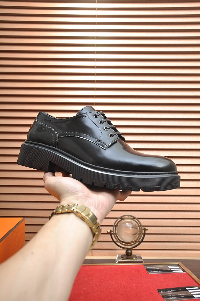HM DANIEL TRAMPING SHOE GLOSSY BLACK CALFSKIN