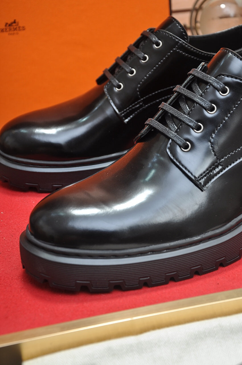 HM DANIEL TRAMPING SHOE GLOSSY BLACK CALFSKIN
