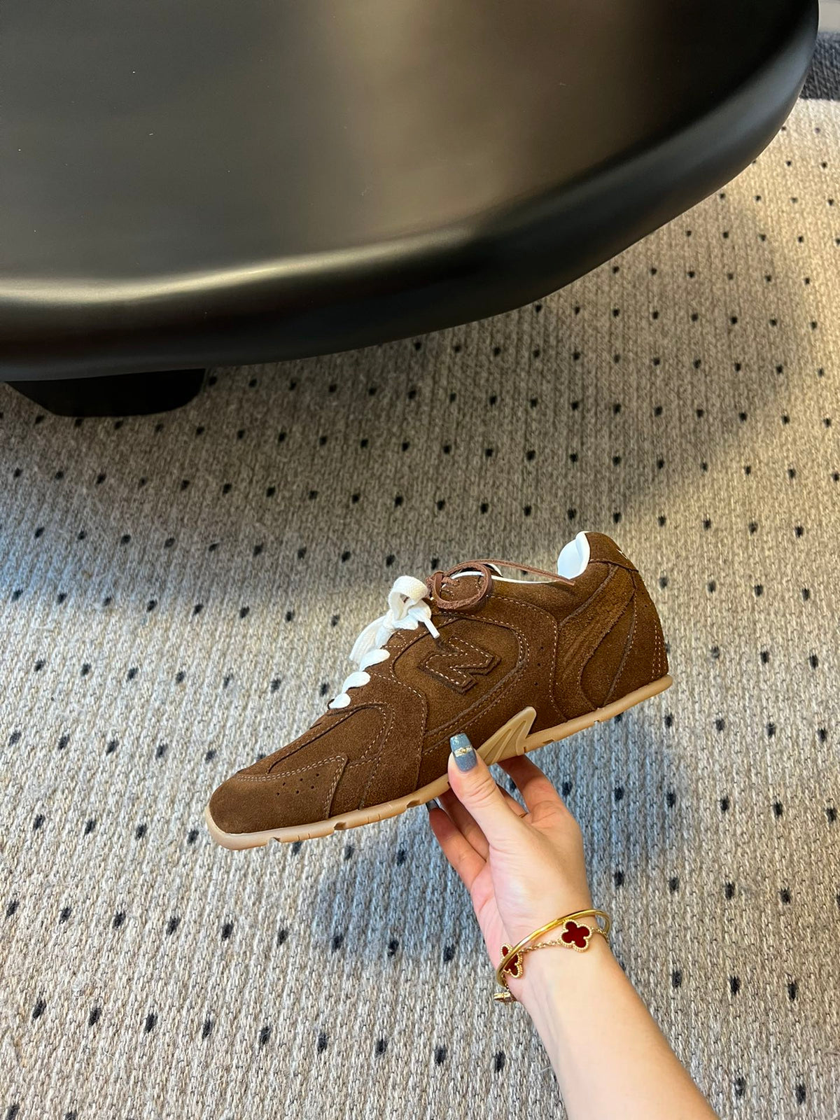 miu sneaker balance 530 dark brown suede