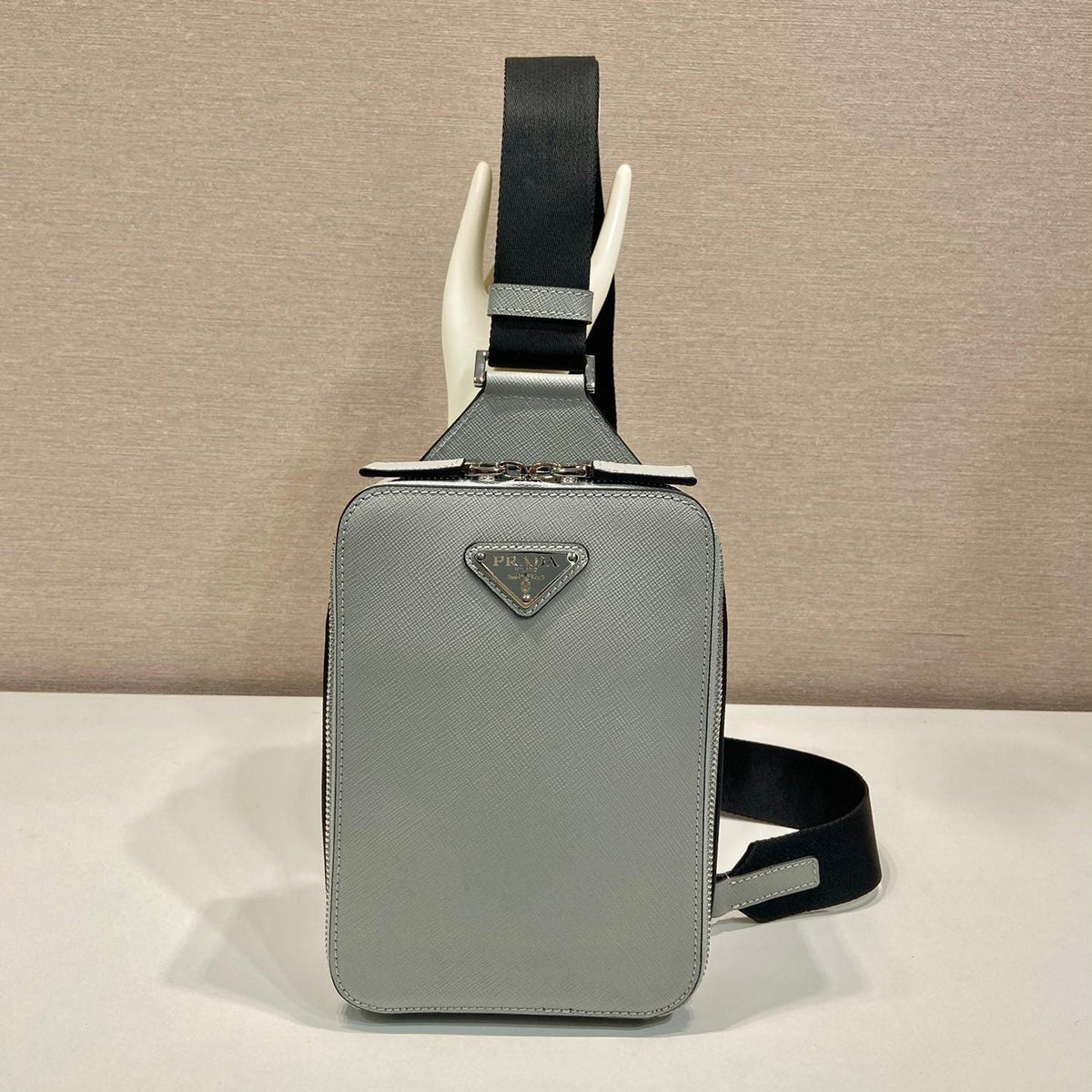 CHEST BAG 20 IN ECHO GRAY SAFFIANO LEATHER