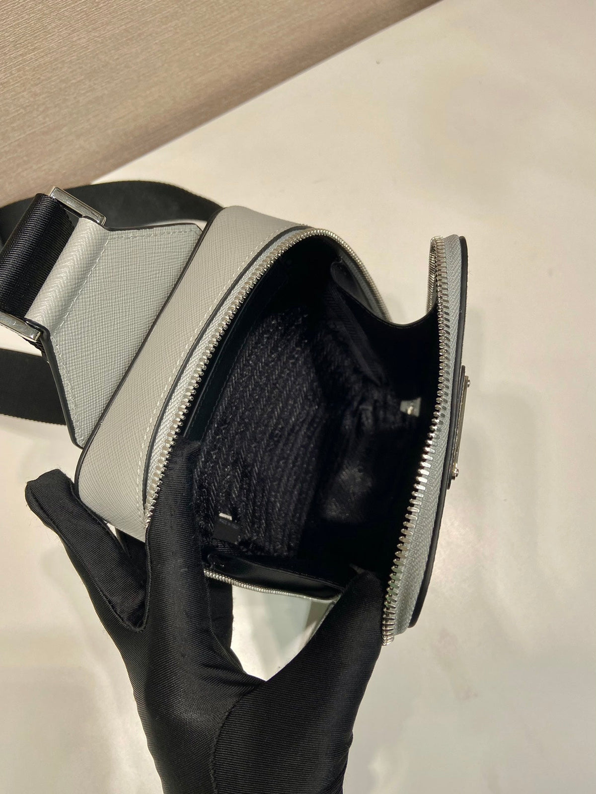 CHEST BAG 20 IN ECHO GRAY SAFFIANO LEATHER