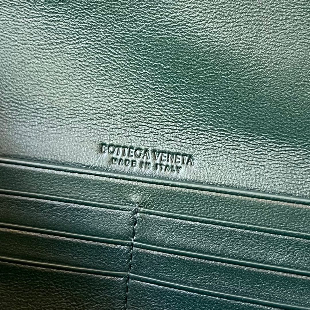 BV Long Clutch Andiamo With Handle 31cm Green Calfskin 563668