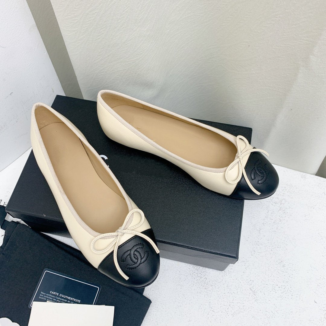 ballet flat light beige black lambskin