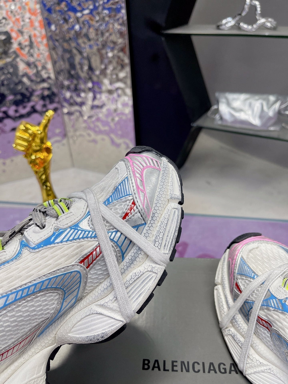 3XL SNEAKER IN WHITE PINK GRAY BLUE MESH AND POLYURETHANE