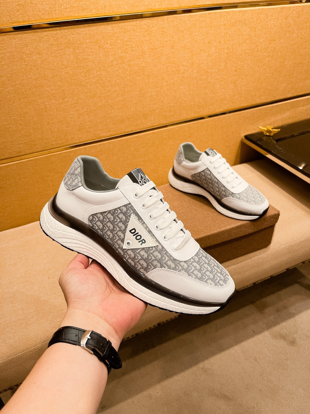 CD SALVATORE FERRAGAMO SNEAKER WHITE AND GRAY JACQUARD