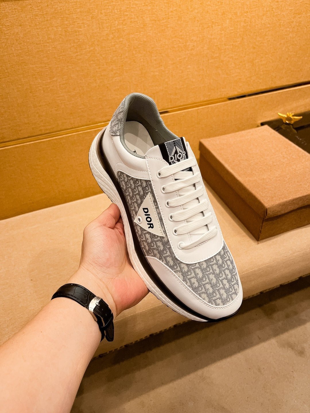 CD SALVATORE FERRAGAMO SNEAKER WHITE AND GRAY JACQUARD